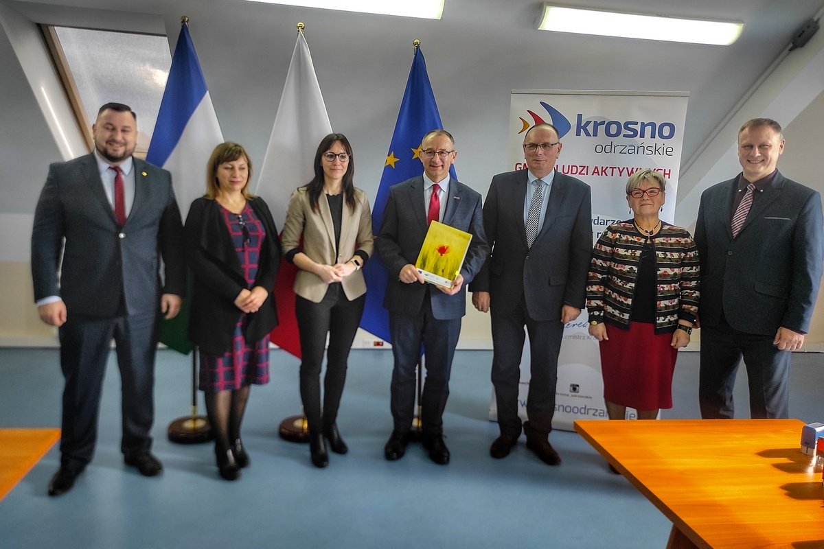 21 lutego przyznane zostały dofinansowania na inwestycje drogowe dla samorządów pow. krośnieńskiego.