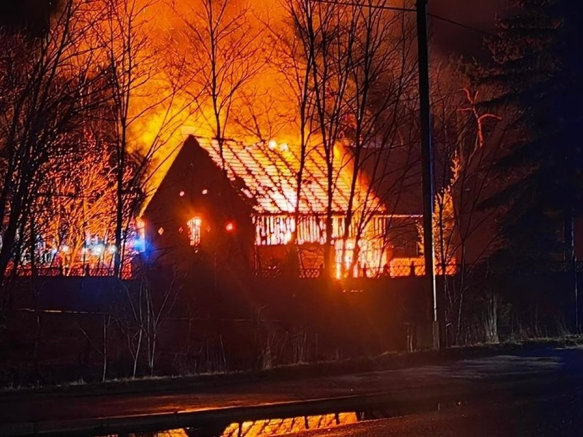 Potężny pożar stodoły w Osiecznicy.