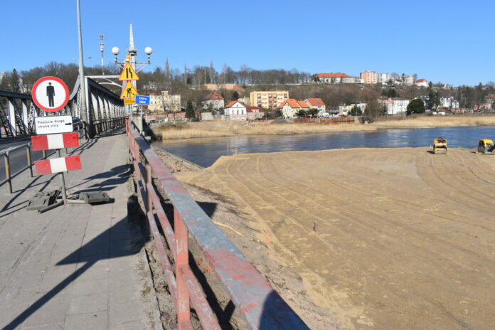 W najbliższych dniach powinna rozpocząć się budowa mostu tymczasowego w Krośnie Odrzańskim.