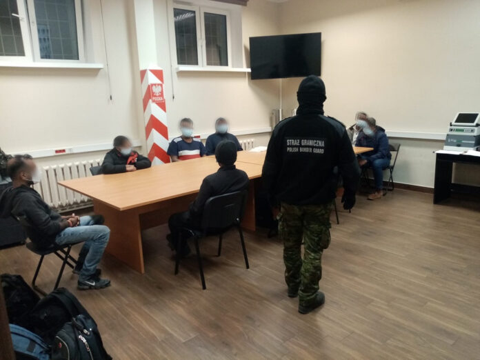 Funkcjonariusze SG zatrzymali nielegalnych cudzoziemców w Gubinie.