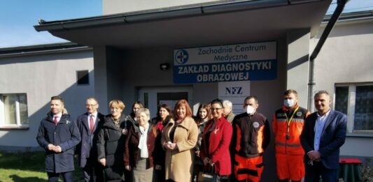 Budynek, w którym mieści się m.in. aparat RTG zostanie rozbudowany na potrzeby nowego tomografu.