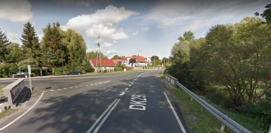 Mostek na wjeździe do Krosn Odrzańskiego.